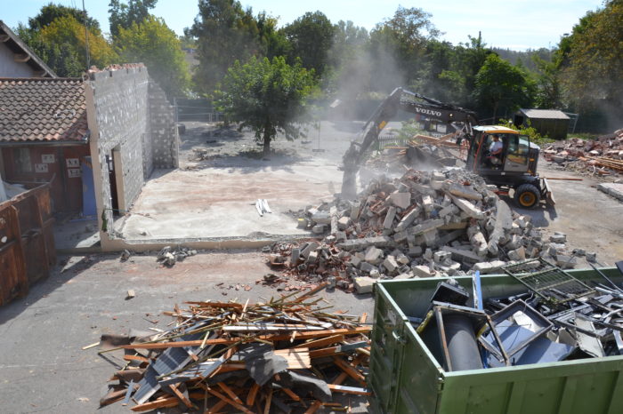 51012517-41D0-41A0-98E8-ACD3003FBE3C - Chantier de démolition école Chaze