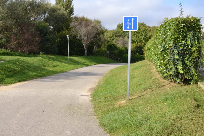 Boulevard de la chaussée2 - circulation autorisée dans les deux sens pour les deux roues non motorisés